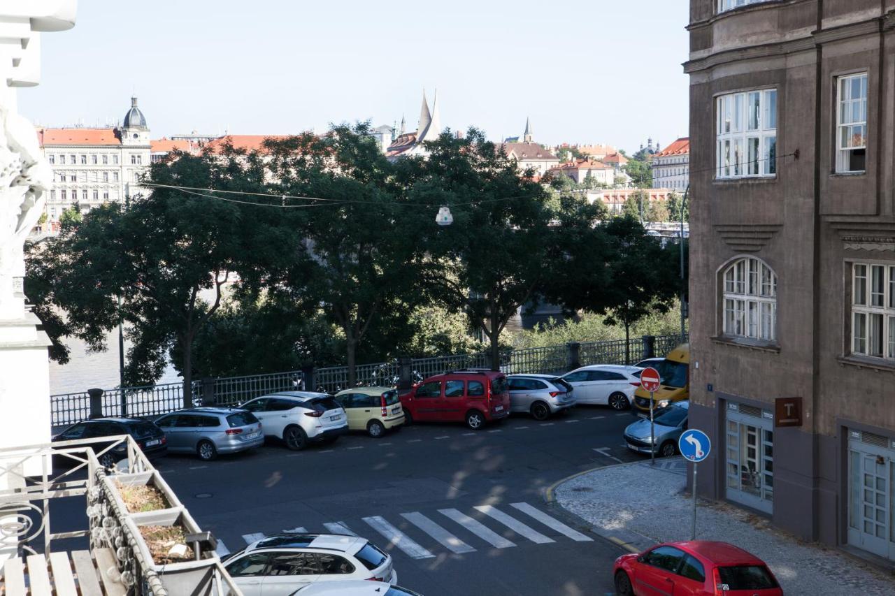 2B Pechackova Family Apartment With Balcony By The River Prague Ngoại thất bức ảnh
